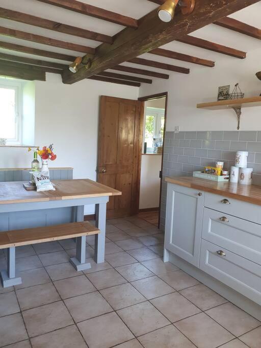 Gardeners Cottage Near The Norfolk Coast Knapton  外观 照片