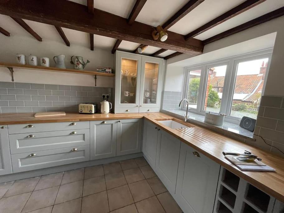 Gardeners Cottage Near The Norfolk Coast Knapton  外观 照片